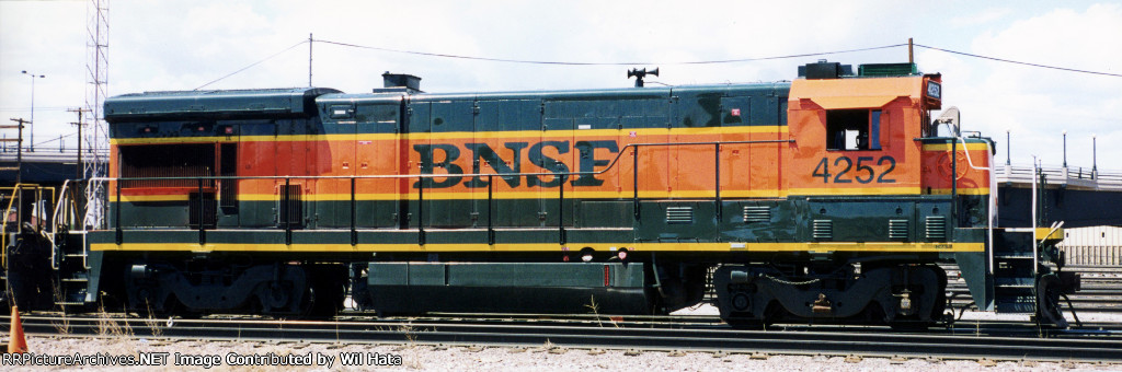 BNSF B23-7 4252